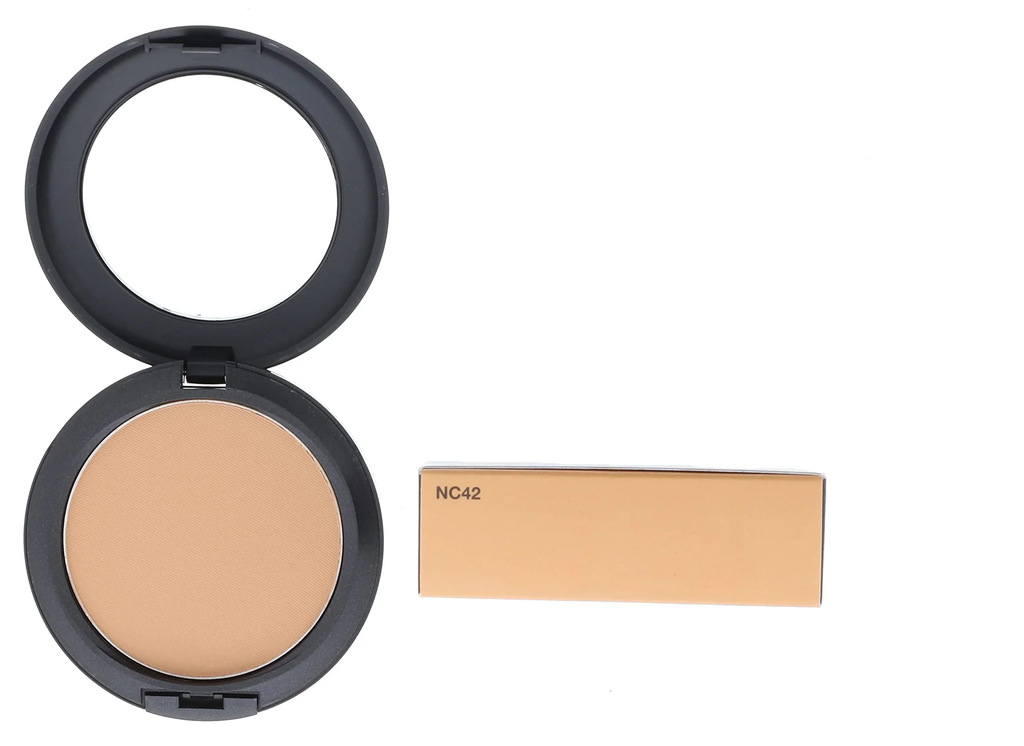 Mac Studio fix powder plus foundation