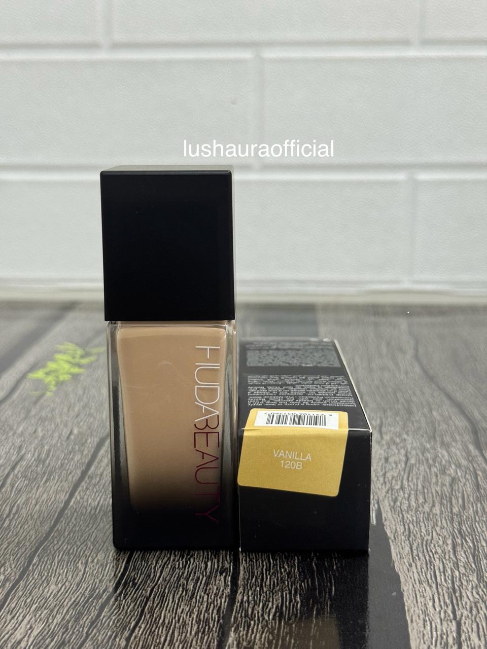 HUDA BEAUTY Luminous Matte Foundation