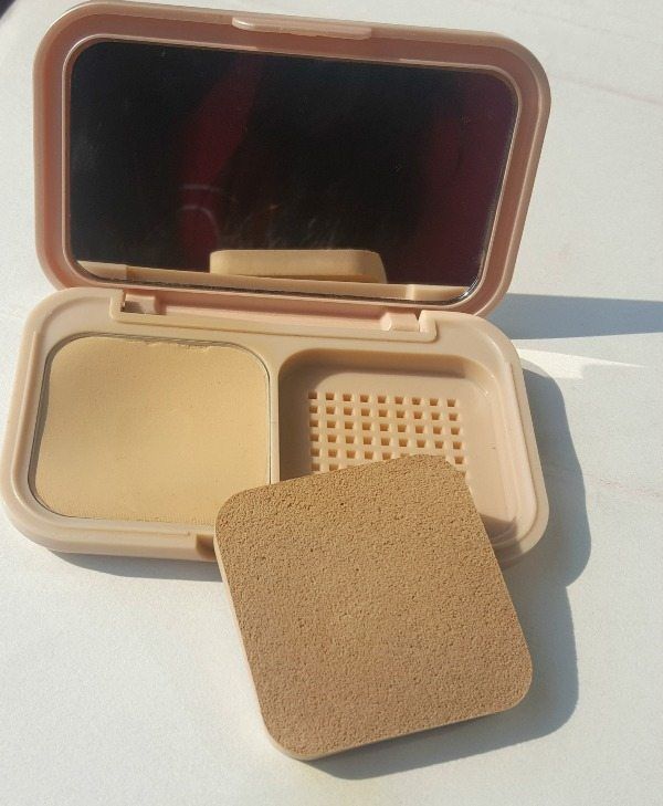 Maybelline Dream Satin Two-Way Cake SPF 32